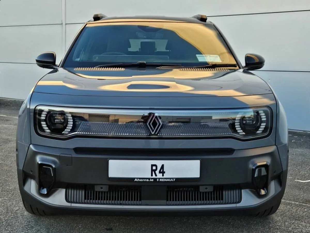 Renault 4 Iconic 52Kw 150hp EV - Image 2