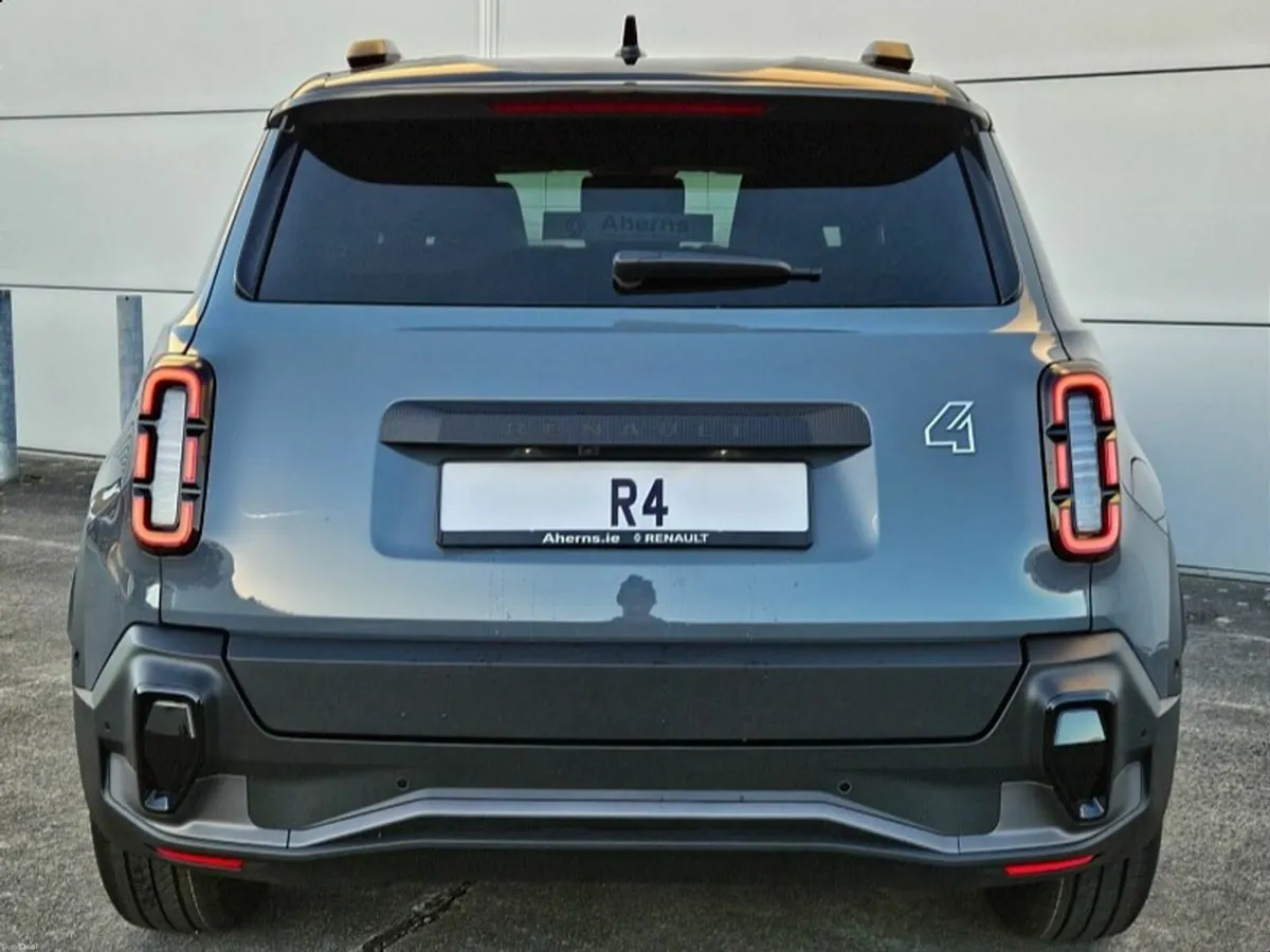 Renault 4 Iconic 52Kw 150hp EV - Image 4
