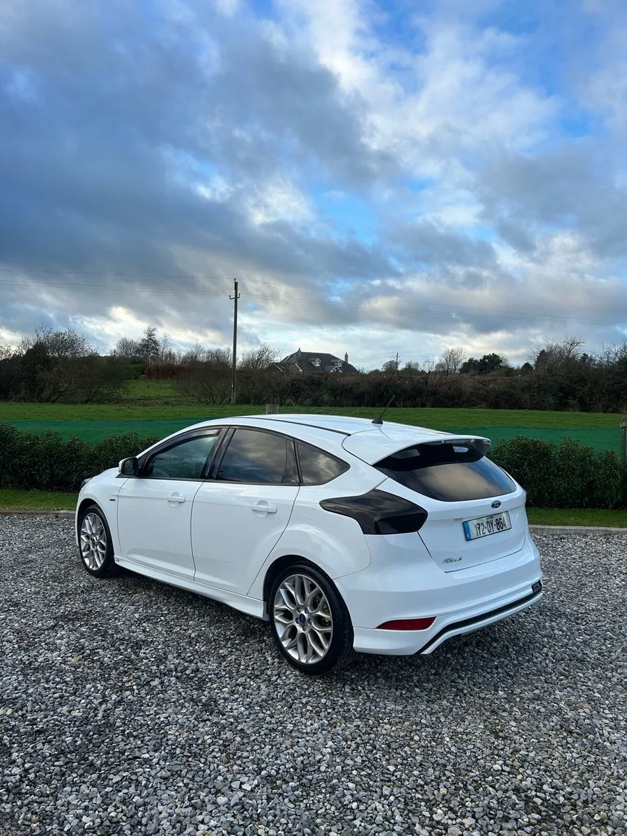 Ford focus st line-LOW MILEAGE - Image 3