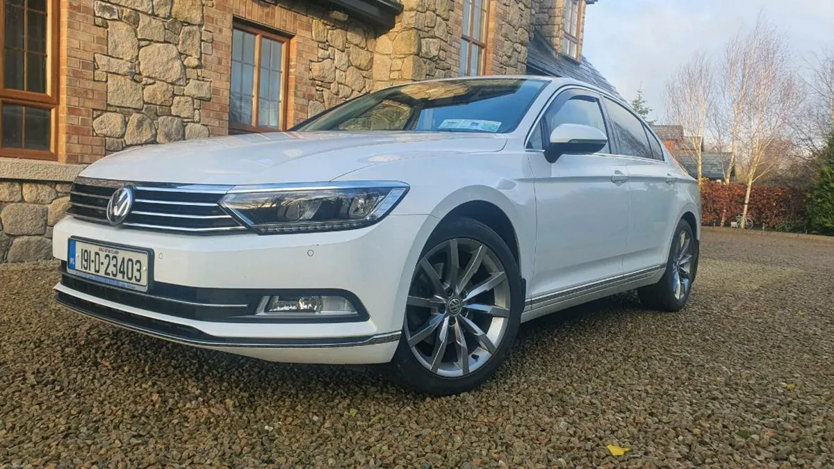 191 Volkswagen Passat 2.0 DSG TDI  Highline + - Image 2