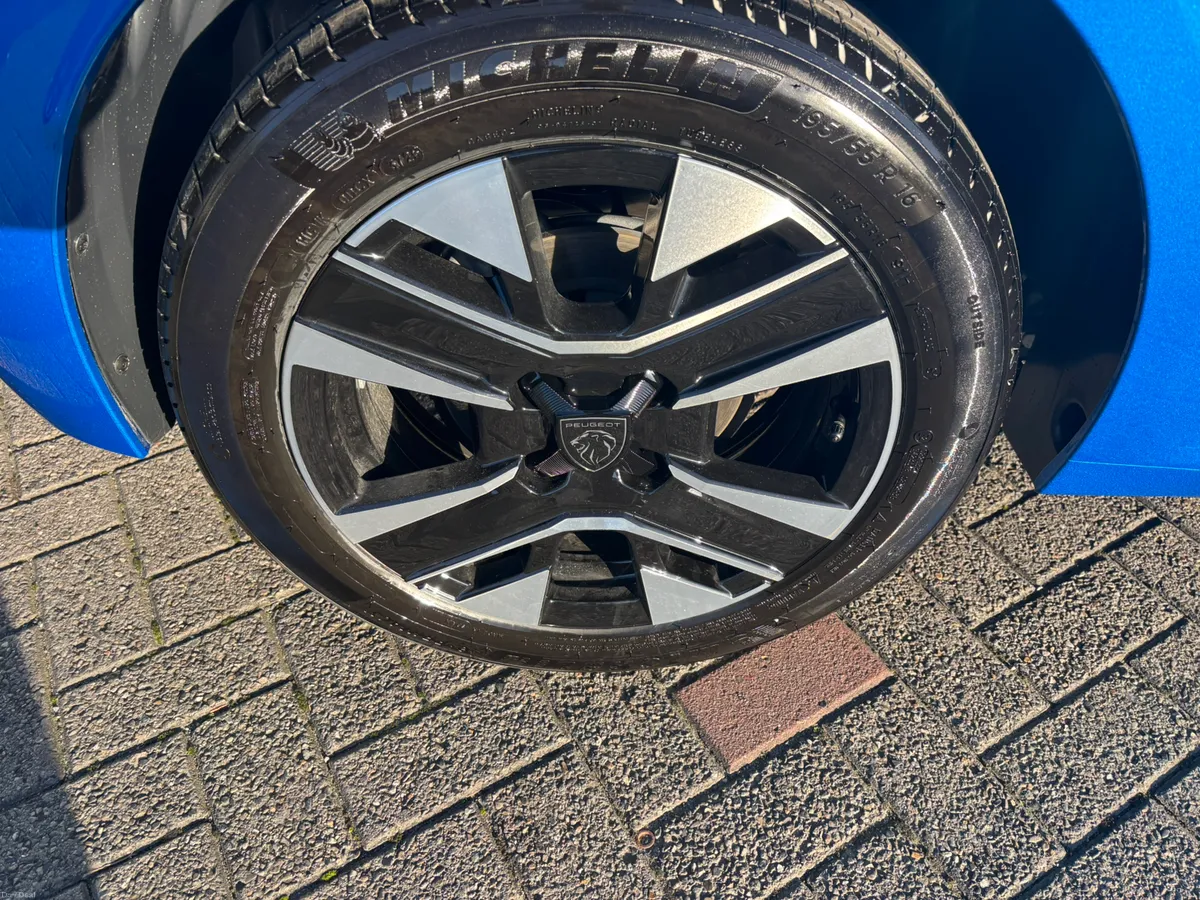 2026 Peugeot 208 Allure Hybrid IN STOCK - Image 4