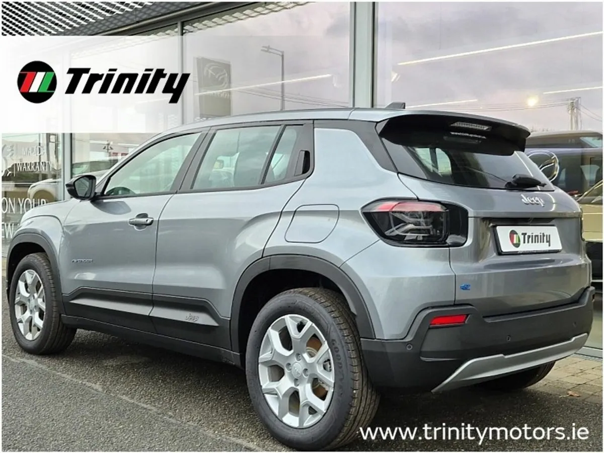 Jeep Avenger ** ALTITUDE ** 54KW 156BHP ** 400KMS - Image 3