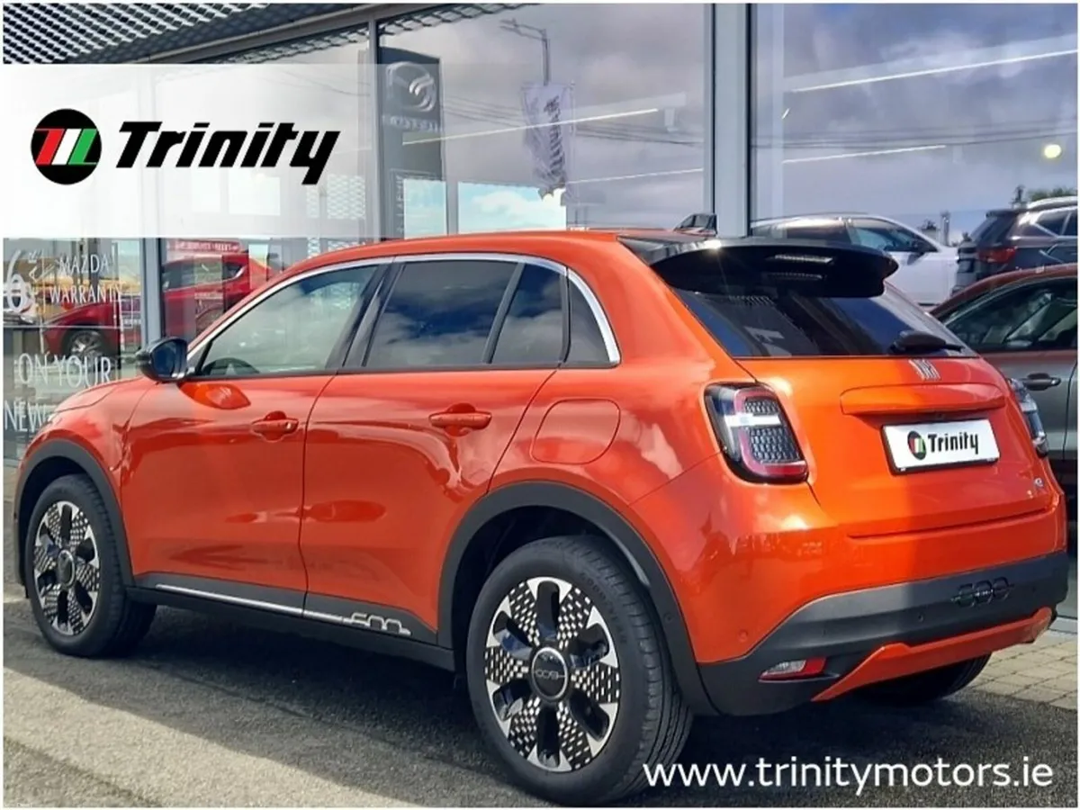 Fiat 600 ** TOP SPEC ** L A PRIMA ** 600e ** 54kW - Image 3