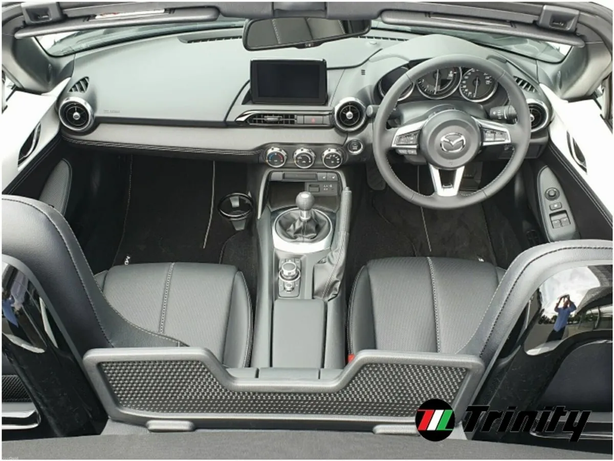 Mazda MX-5 **STUNNING CAR  ** ROADSTER ** SOFT TOP - Image 2