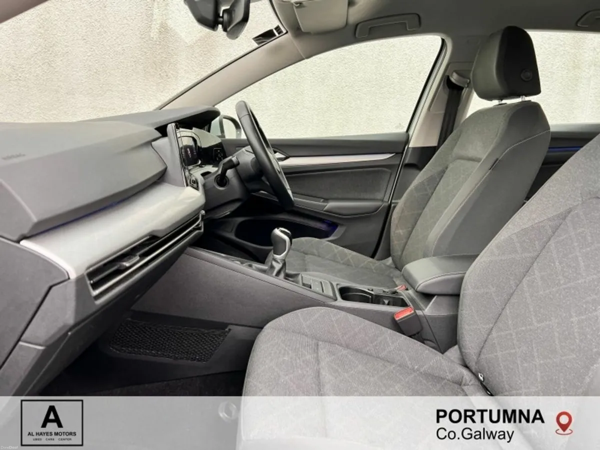 Volkswagen Golf 2023 LIFE 2.0 TDI 115BHP - Image 4