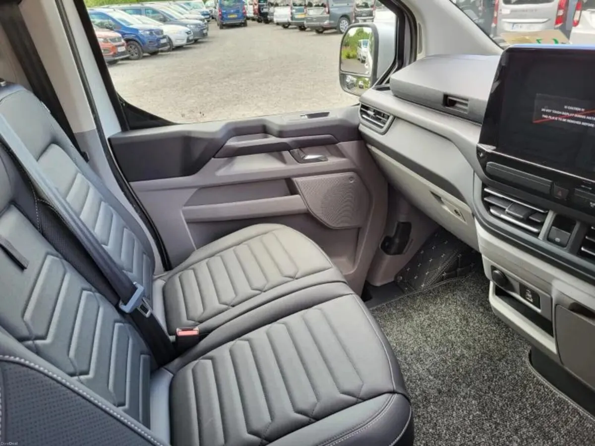 Wheelchair Accessible Ford Custom Taxi - Image 5