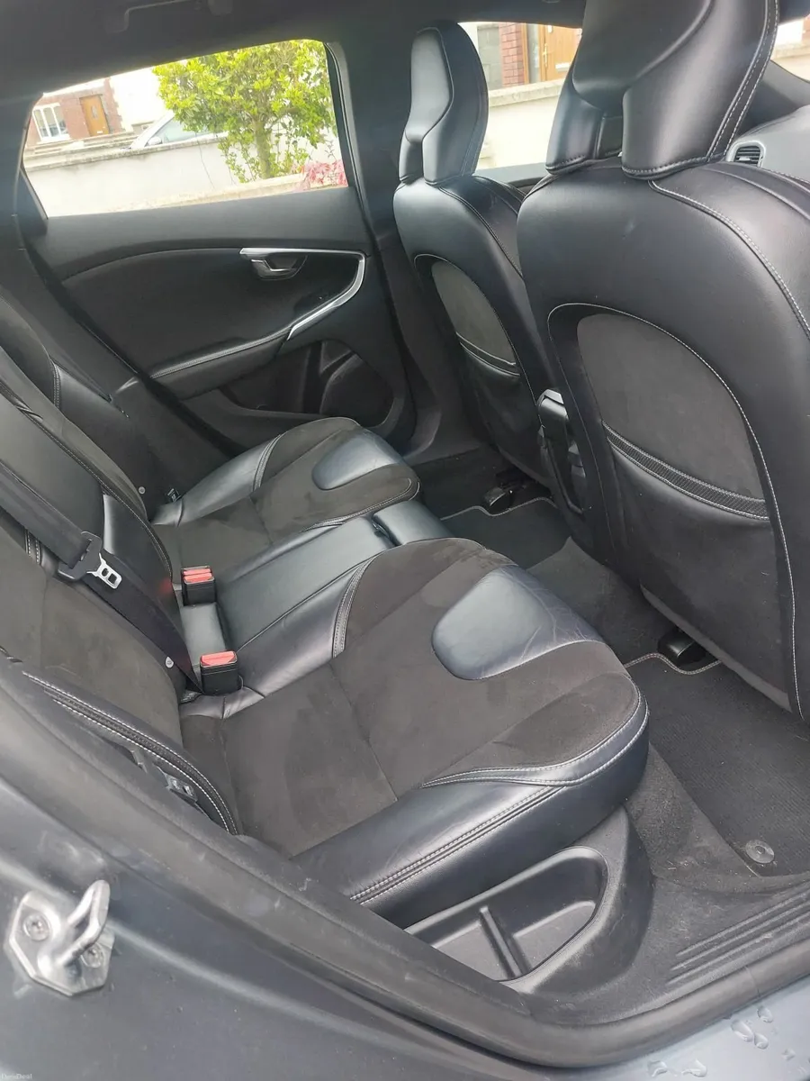 Volvo V40 2015 - Image 4