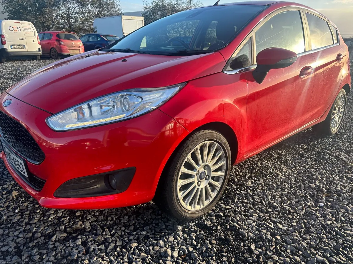 2015 Ford Fiesta TITANIUM NEW NCT - Image 3