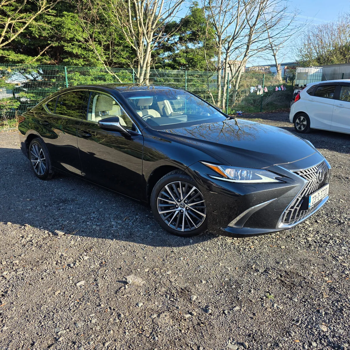 Lexus ES 2023 Hybrid ONO FREE DELIVERY NATIONWIDE! - Image 3