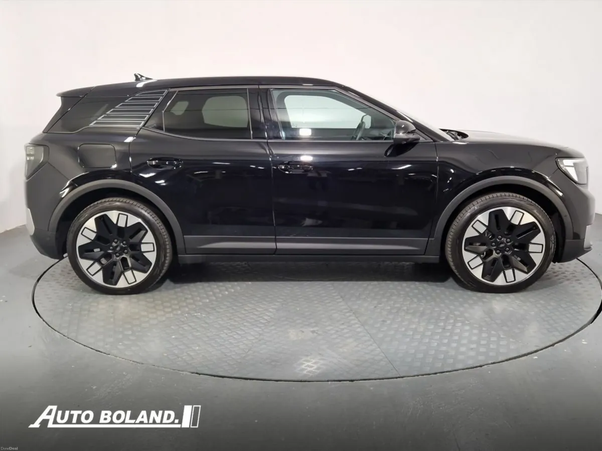 Ford Explorer Premium 77kWh Extended Range RWD - Image 3