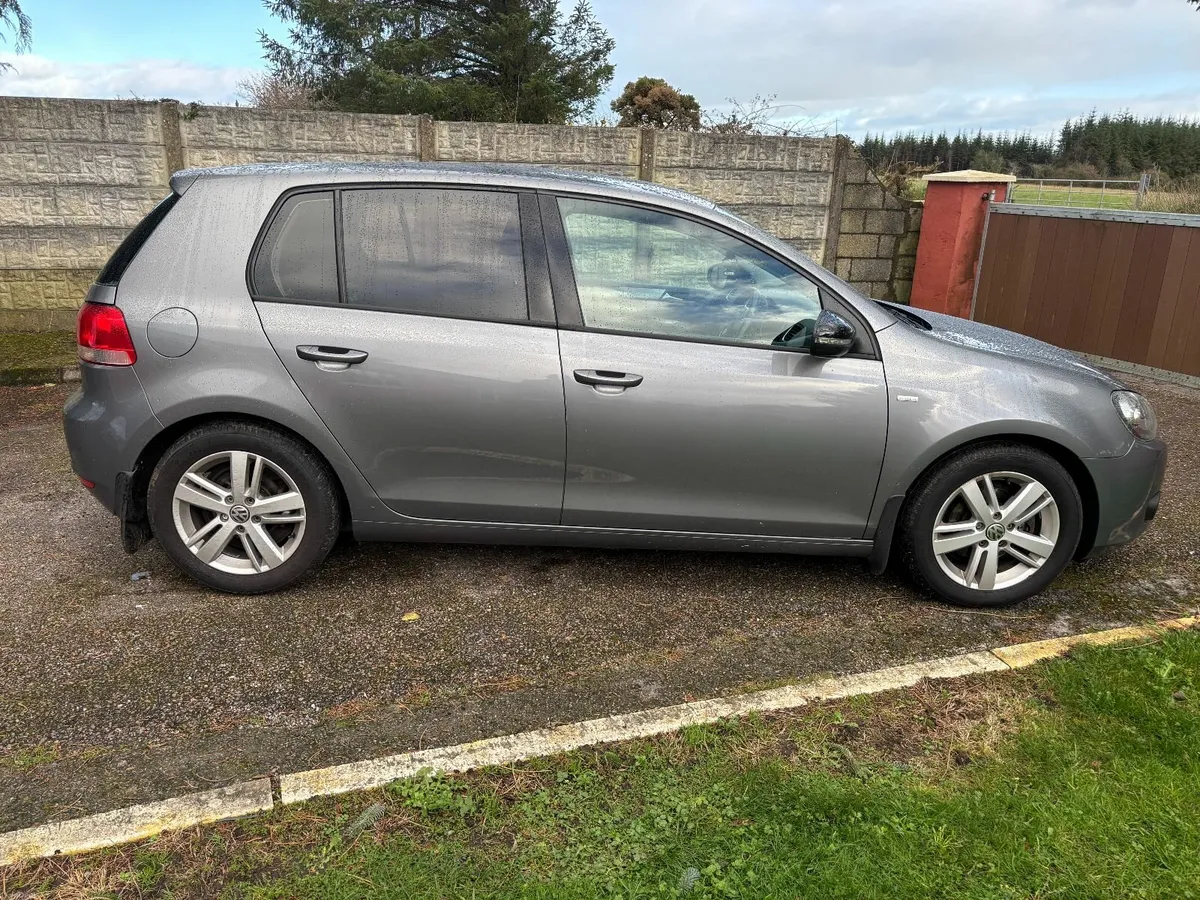 Volkswagen Golf 2012, 1.6TDI - Image 2
