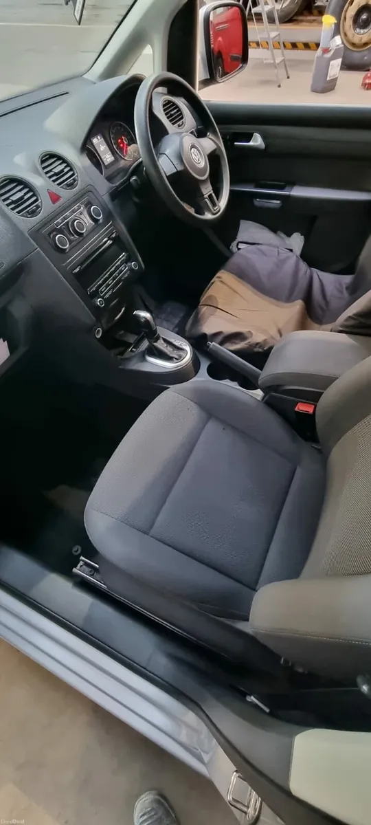 2016 Volkswagen Caddy - Image 2