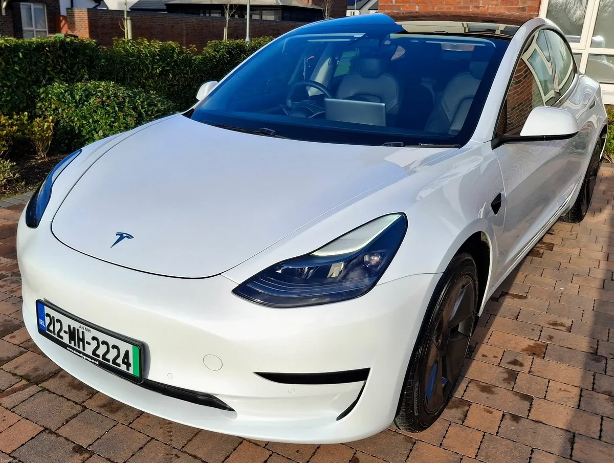 Tesla SR+ RWD Model 3 • 2021 - Image 2
