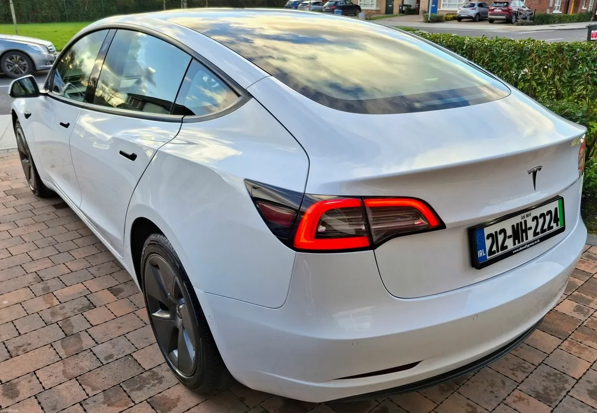 Tesla SR+ RWD Model 3 • 2021 - Image 4