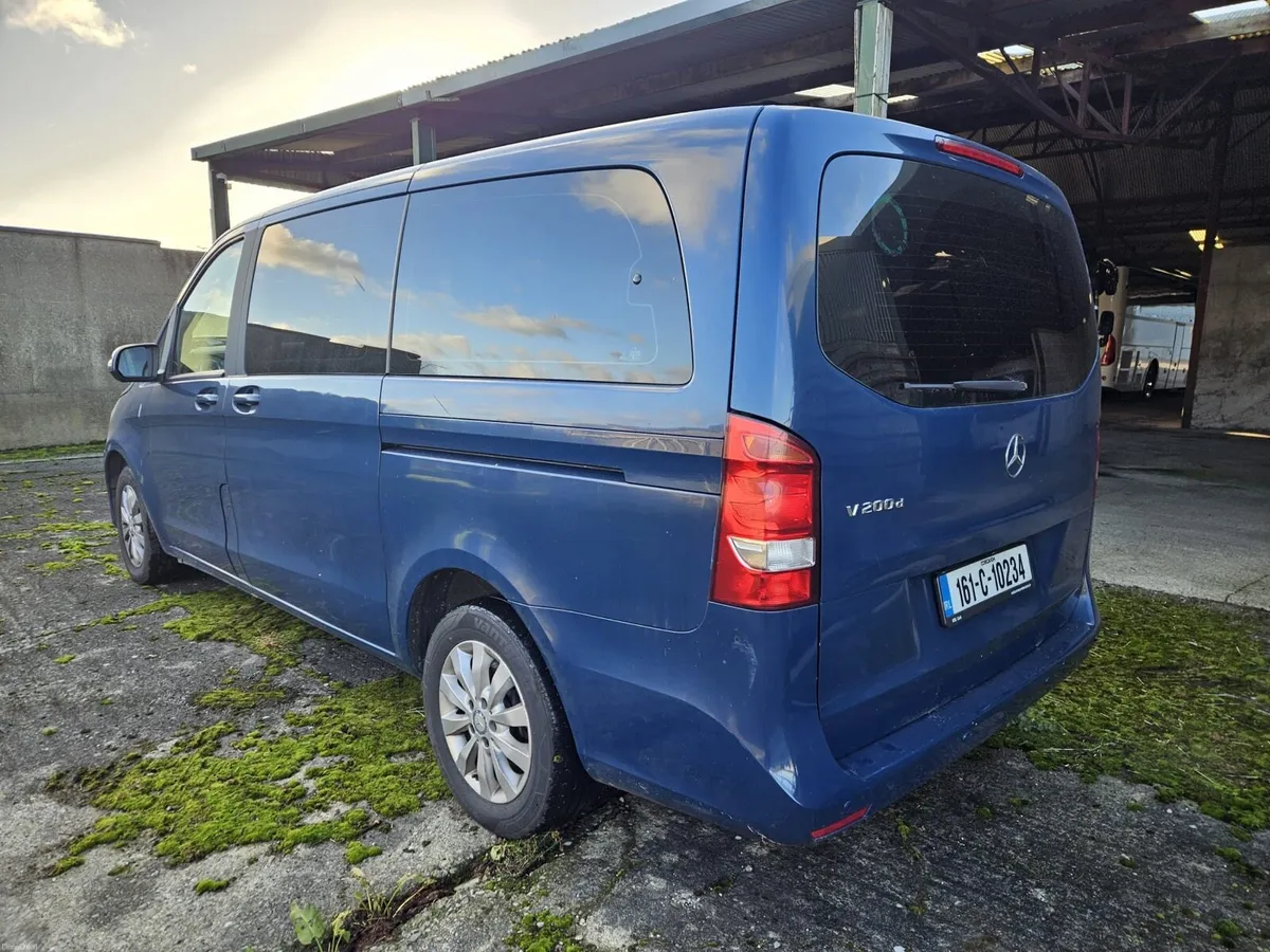 Mercedes V200 - Image 2