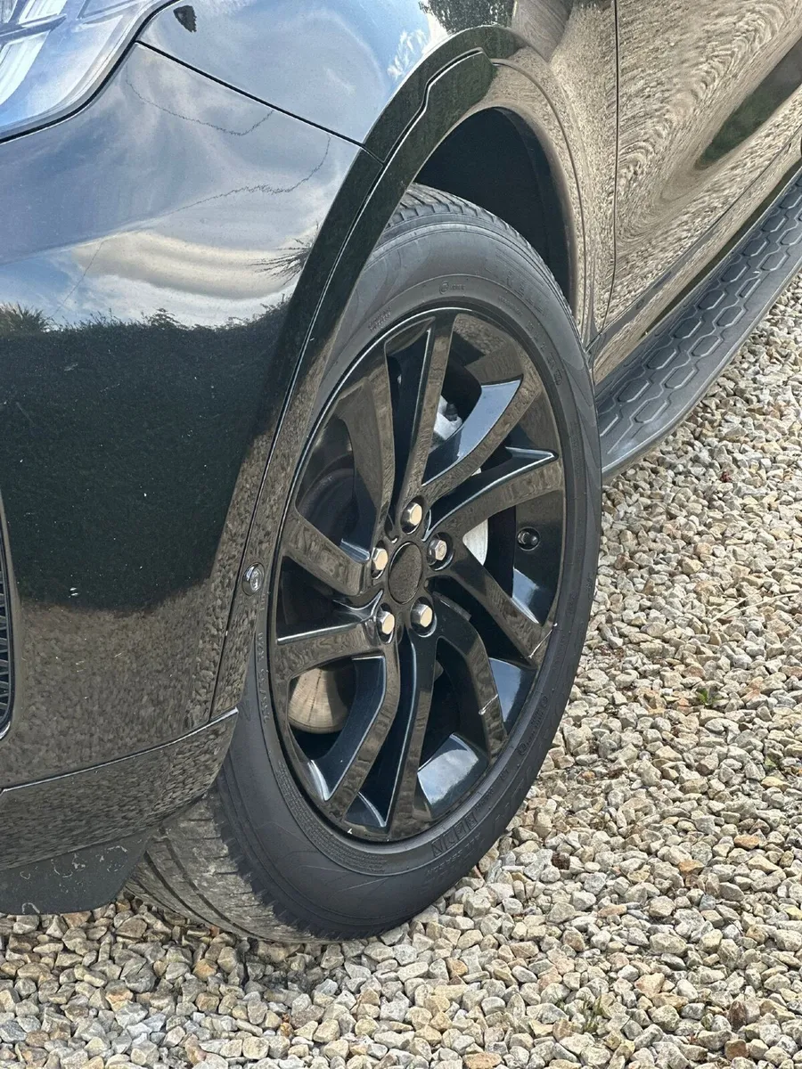 Land Rover Discovery 2020 - Image 4