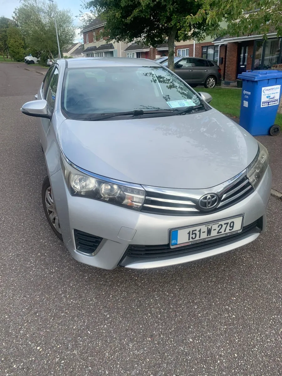 Toyota Corolla 2015 - Image 2