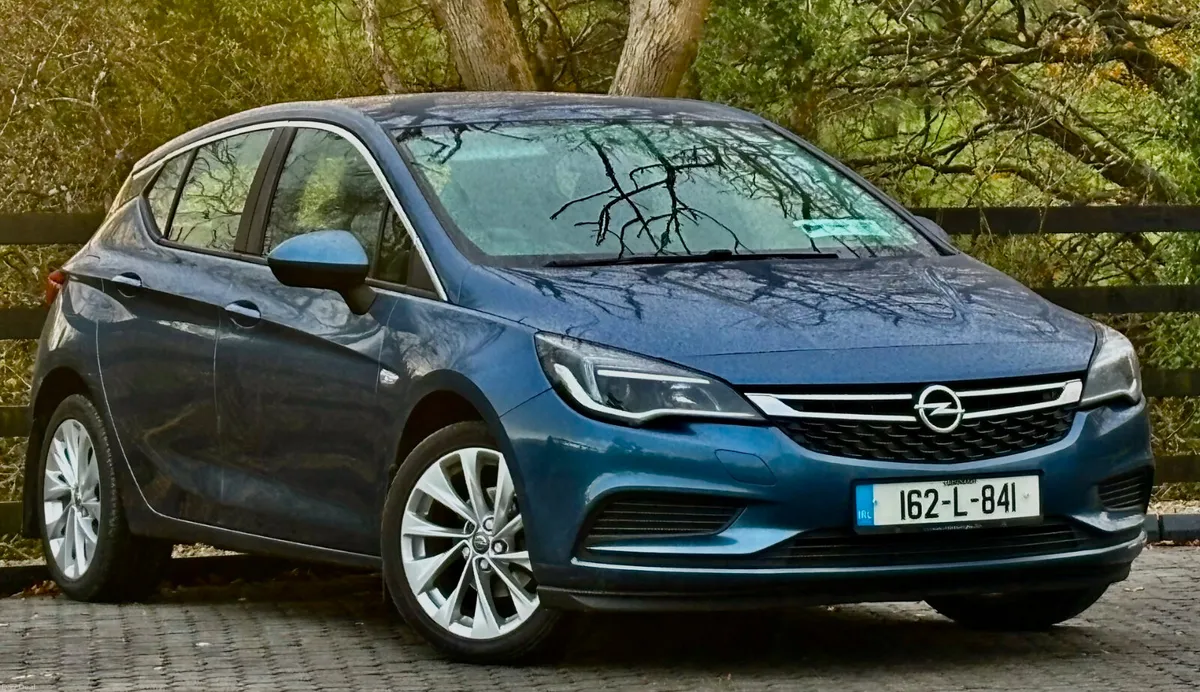 Opel Astra 2016. Stunning 1.4 lr petrol - Image 1