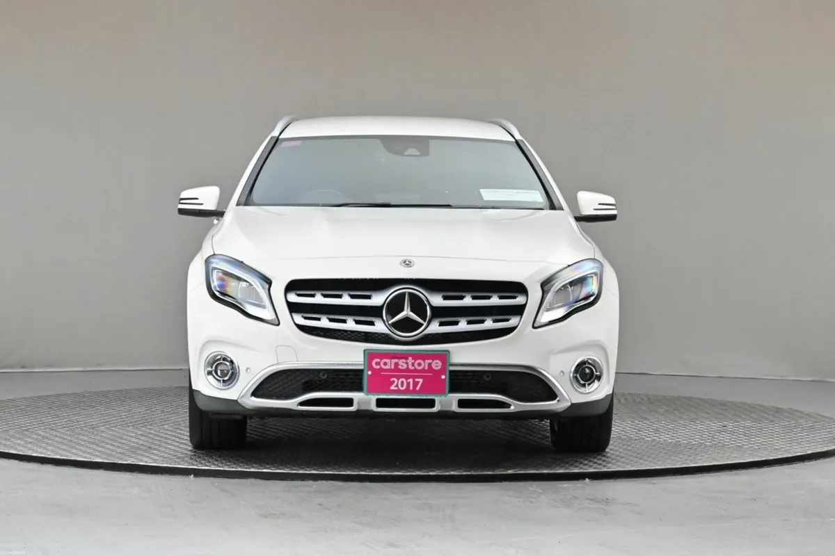Mercedes-Benz GLA GLA 180**FULL LEATHER**POWERED T - Image 2