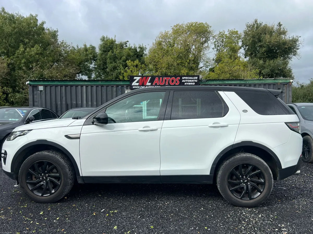 161 Land Rover Discovery Sport  7 SEATS - Image 4