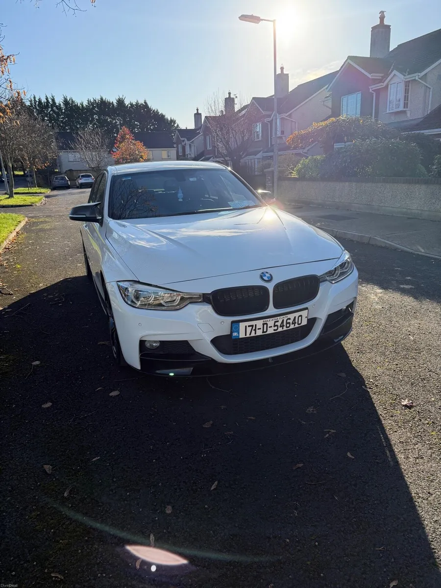 BMW 330e 2017 - Image 3