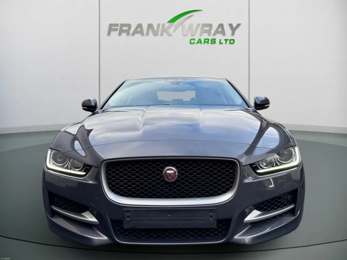 2017 JAGUAR XE  R-SPORT 2.0 D AWD AUTOMATIC *MINT* - Image 2