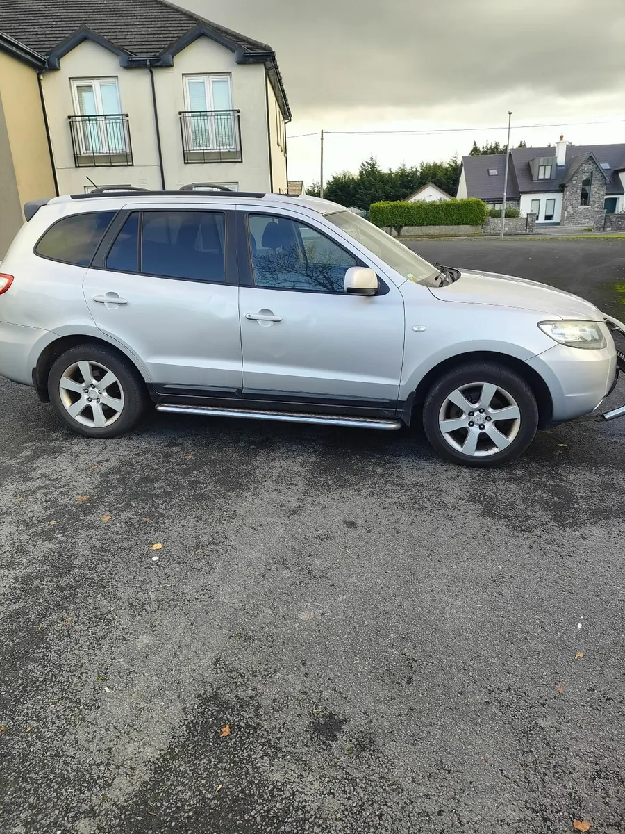 Hyundai Santa Fe 2008 - Image 1