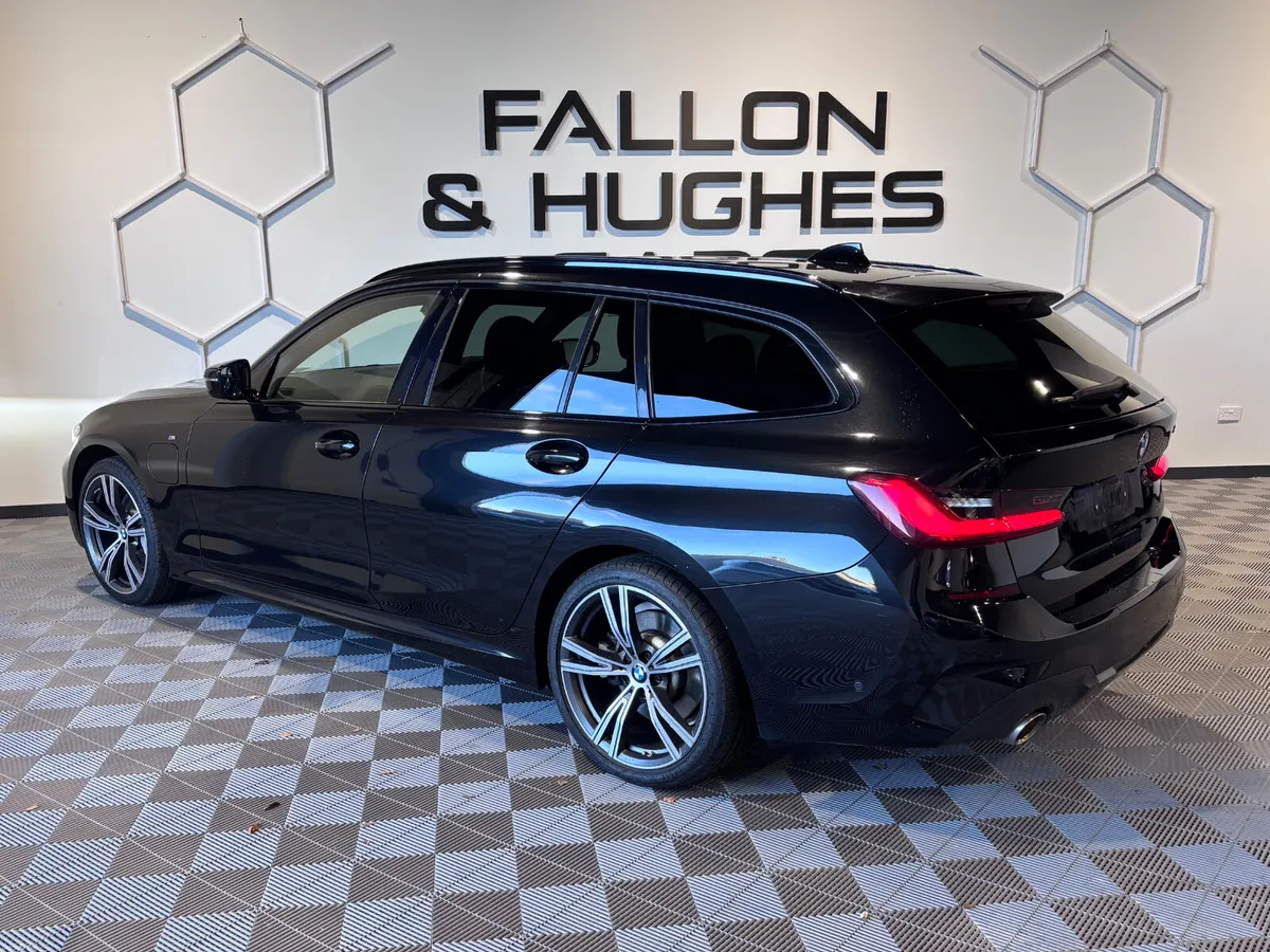 2021 BMW 3 SERIES 33Oe ESTATE M SPORT AUTO HYBRID - Image 4