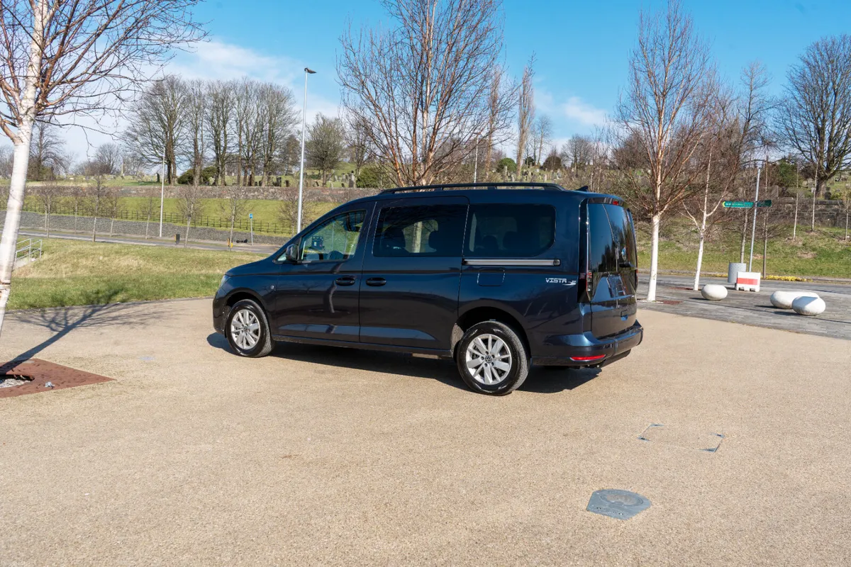 Volkswagen Caddy Maxi Life Wheelchair Taxi Automat - Image 4