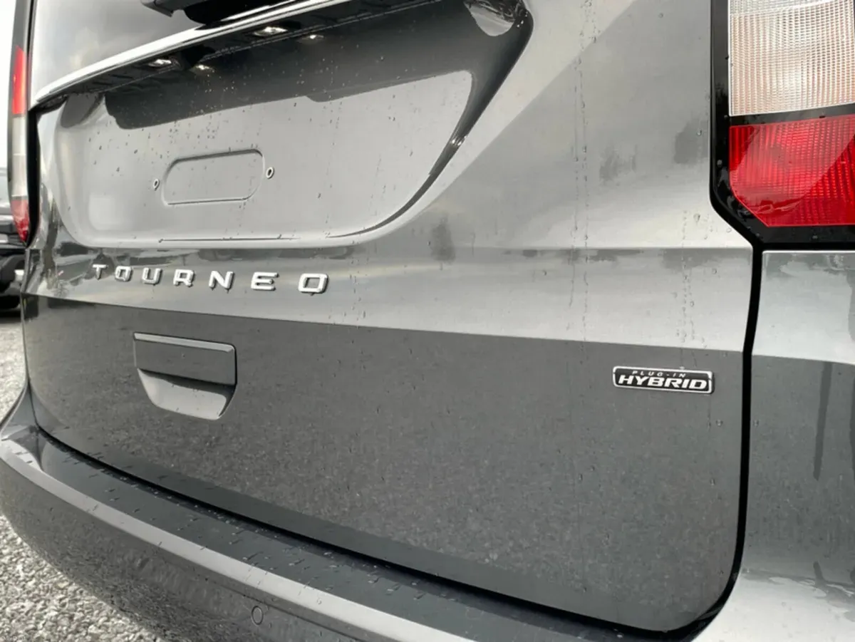 Wheelchair Taxi PHEV Ford Tourneo Connect - Image 3