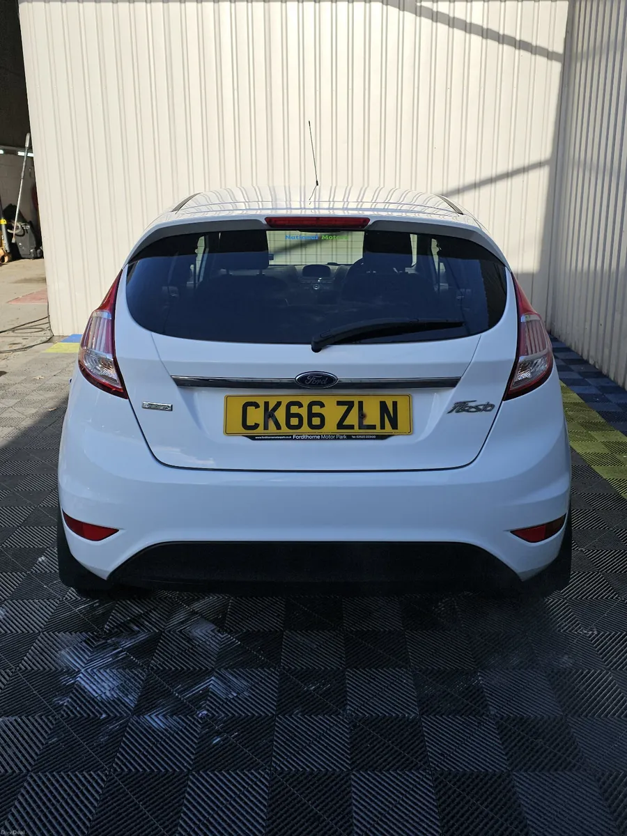 2016 Ford Fiesta TITANIUM 1.0 Petrol - Image 4