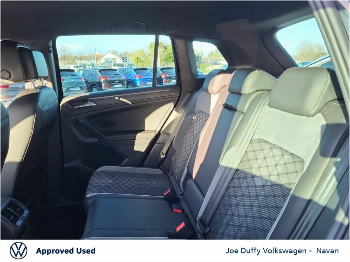 Volkswagen Tiguan R-LINE 1.4TSI PHEV 245HP AUTO - Image 4