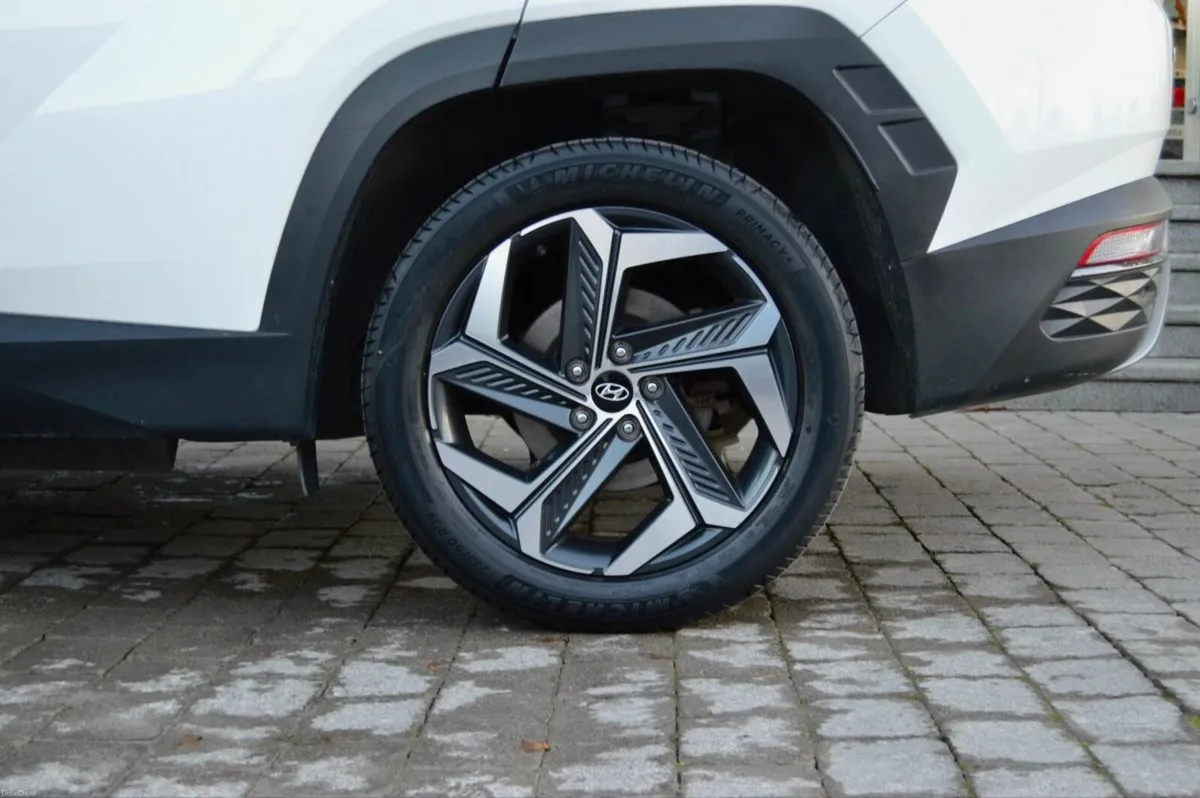 Hyundai Tucson 4WD Executive Plus Auto PHEV - Plug - Image 6