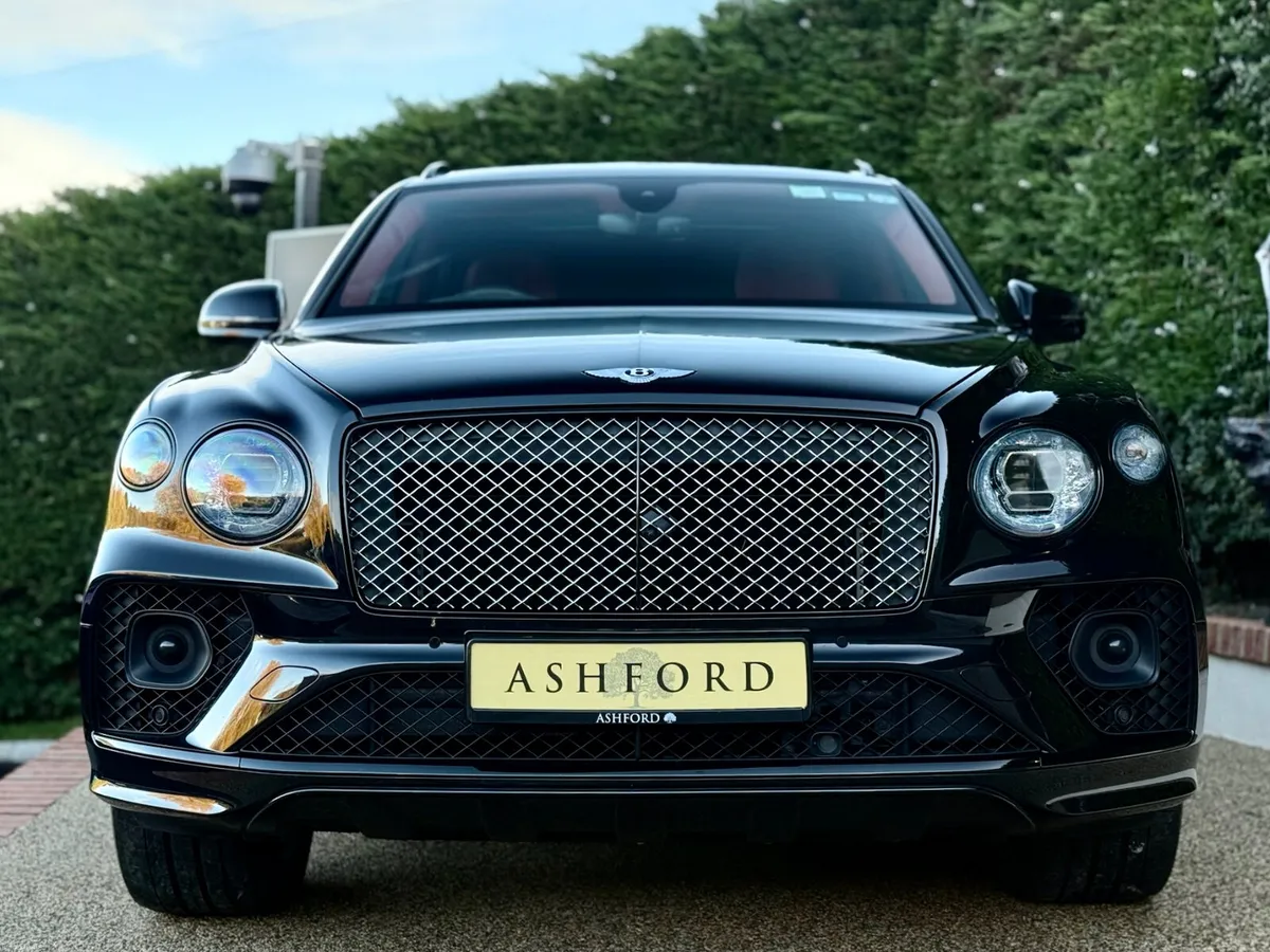 Bentley Bentayga V6 First Edition Hybrid - Image 2