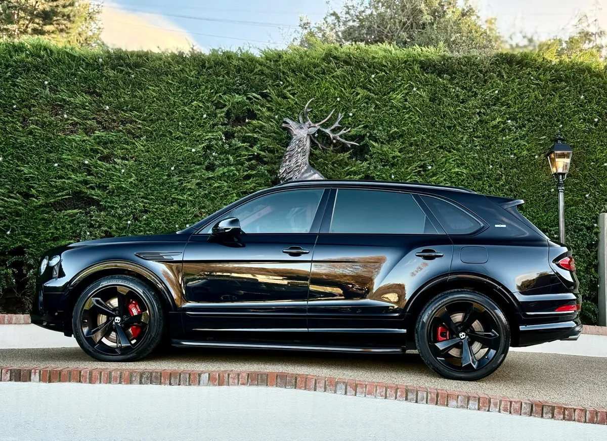 Bentley Bentayga V6 First Edition Hybrid - Image 6