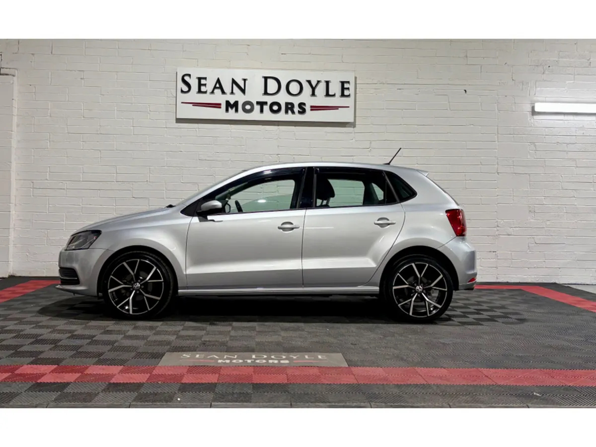 Volkswagen Polo 2015 1.2 TSI Automatic CARPLAY RAD - Image 4
