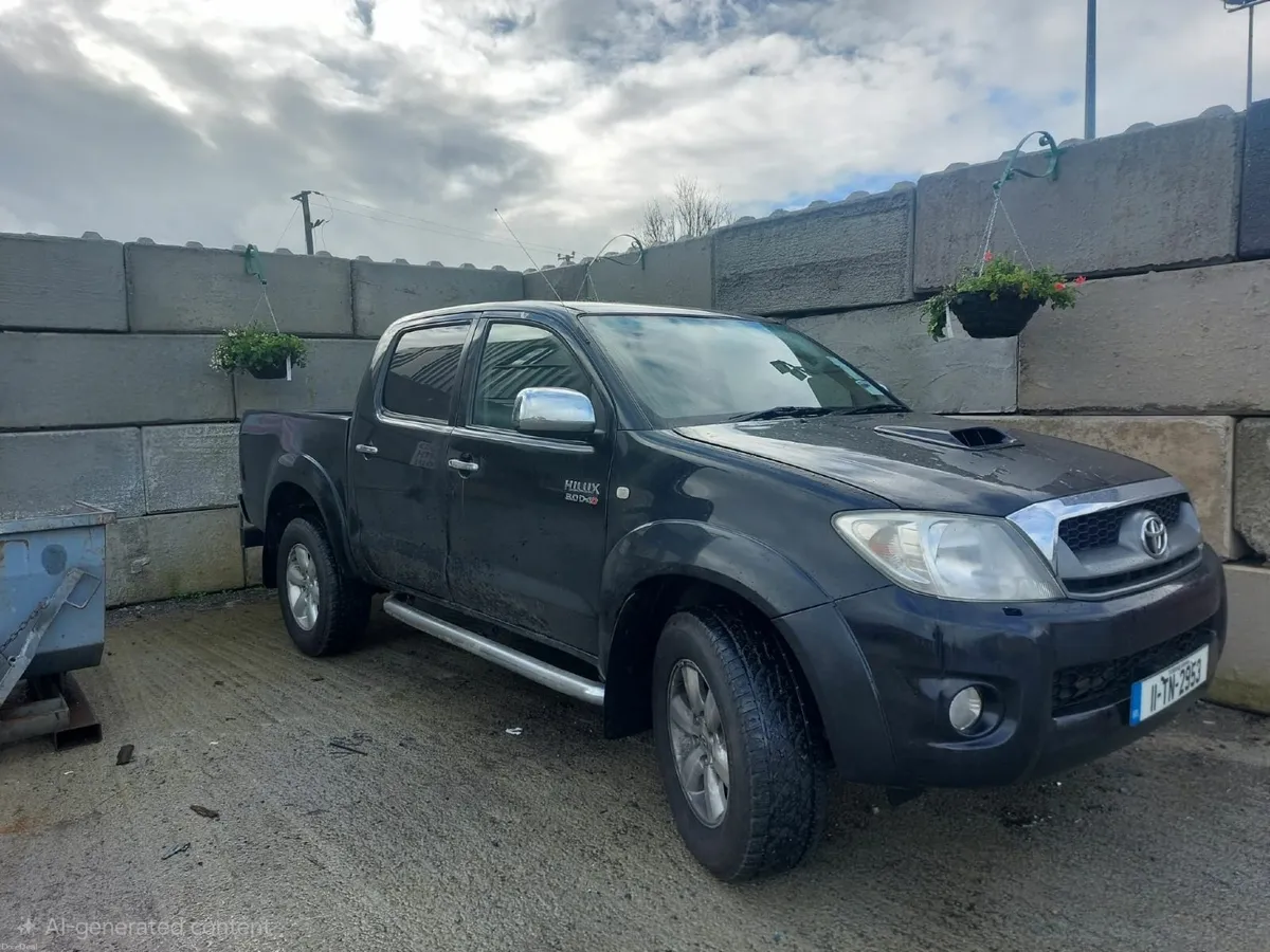 Toyota Hilux 3.0 D4D Invincible D/C 171BHP, 2011 - Image 1