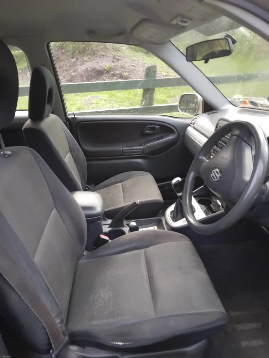 Suzuki Grand Vitara 2005 - Image 2