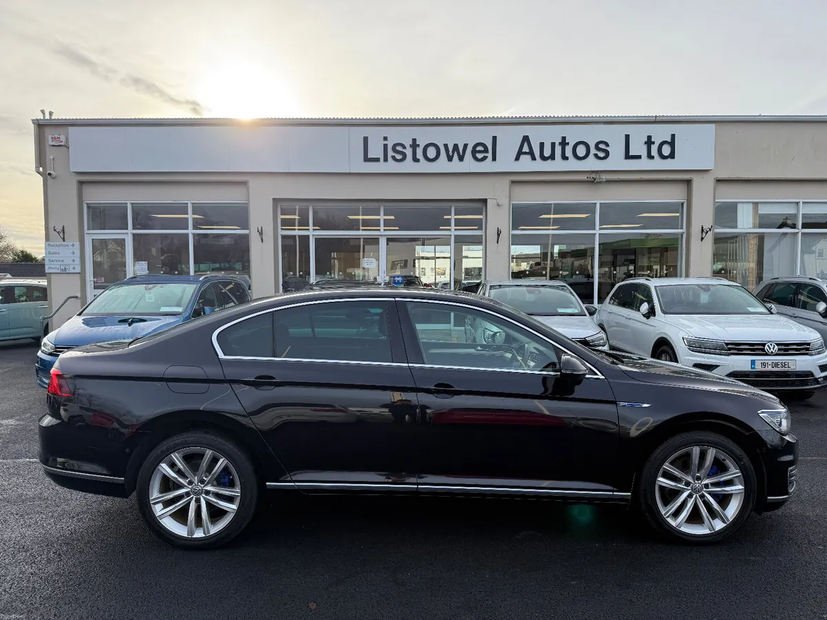 171 VW PASSAT GTE 1.4 AUTOMATIC 156BHP SALOON - Image 1