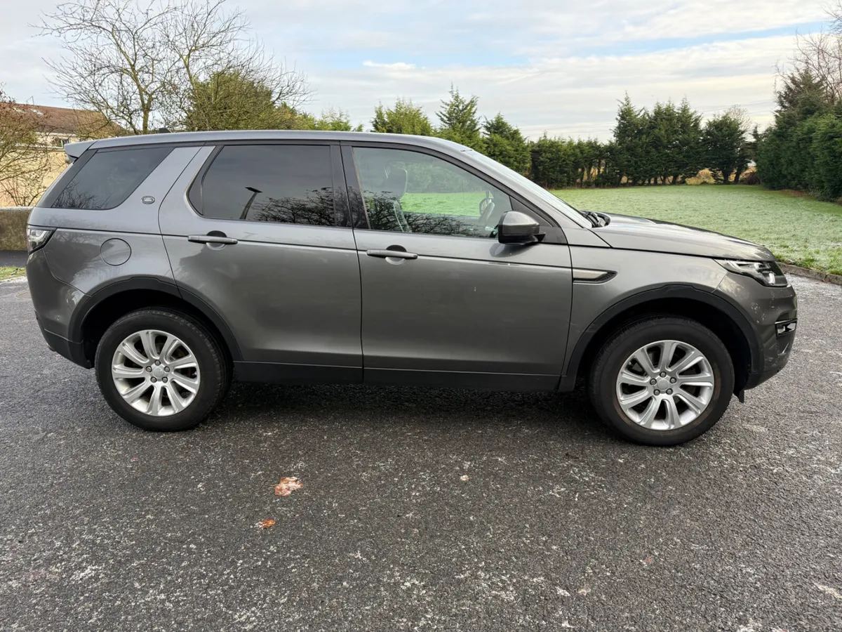 Land Rover Discovery Sport /Full service /7seats - Image 3