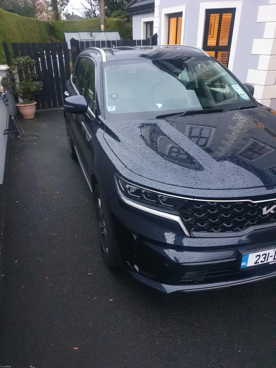 231 Kia Sorrento 5 seater Blue - Image 2