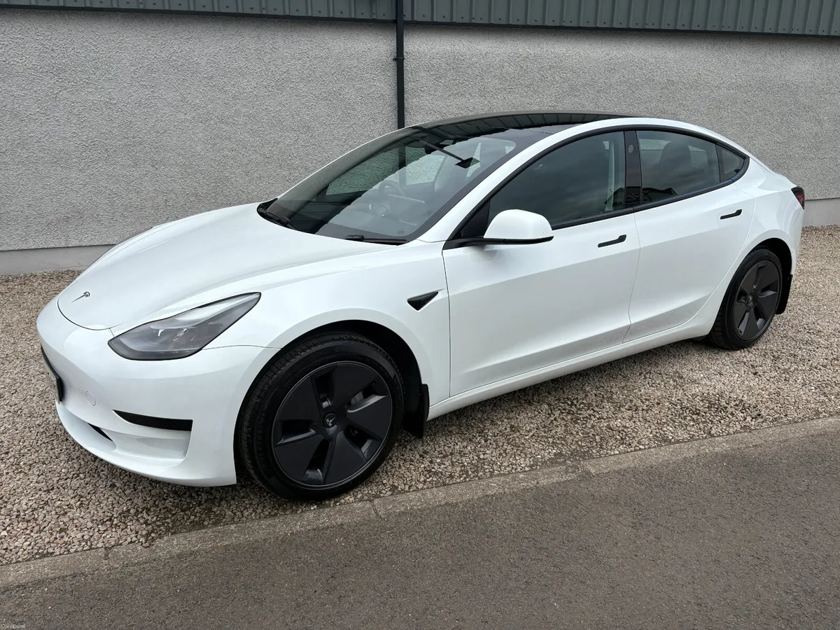 Tesla Model 3 2021 - Image 4