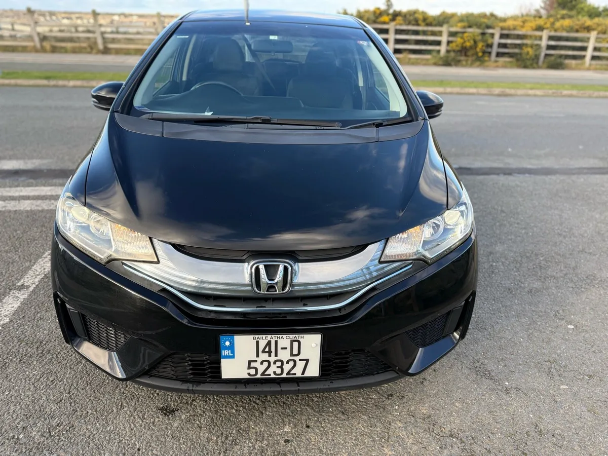 141 Honda fit jazz Hybrid 1.5 Fresh Import & NCT - Image 3