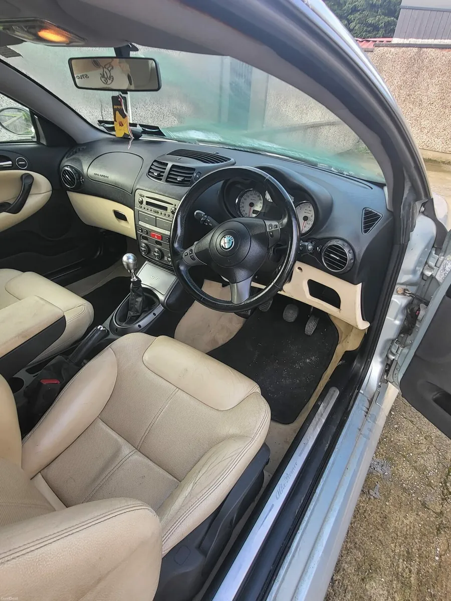 Car - Image 5