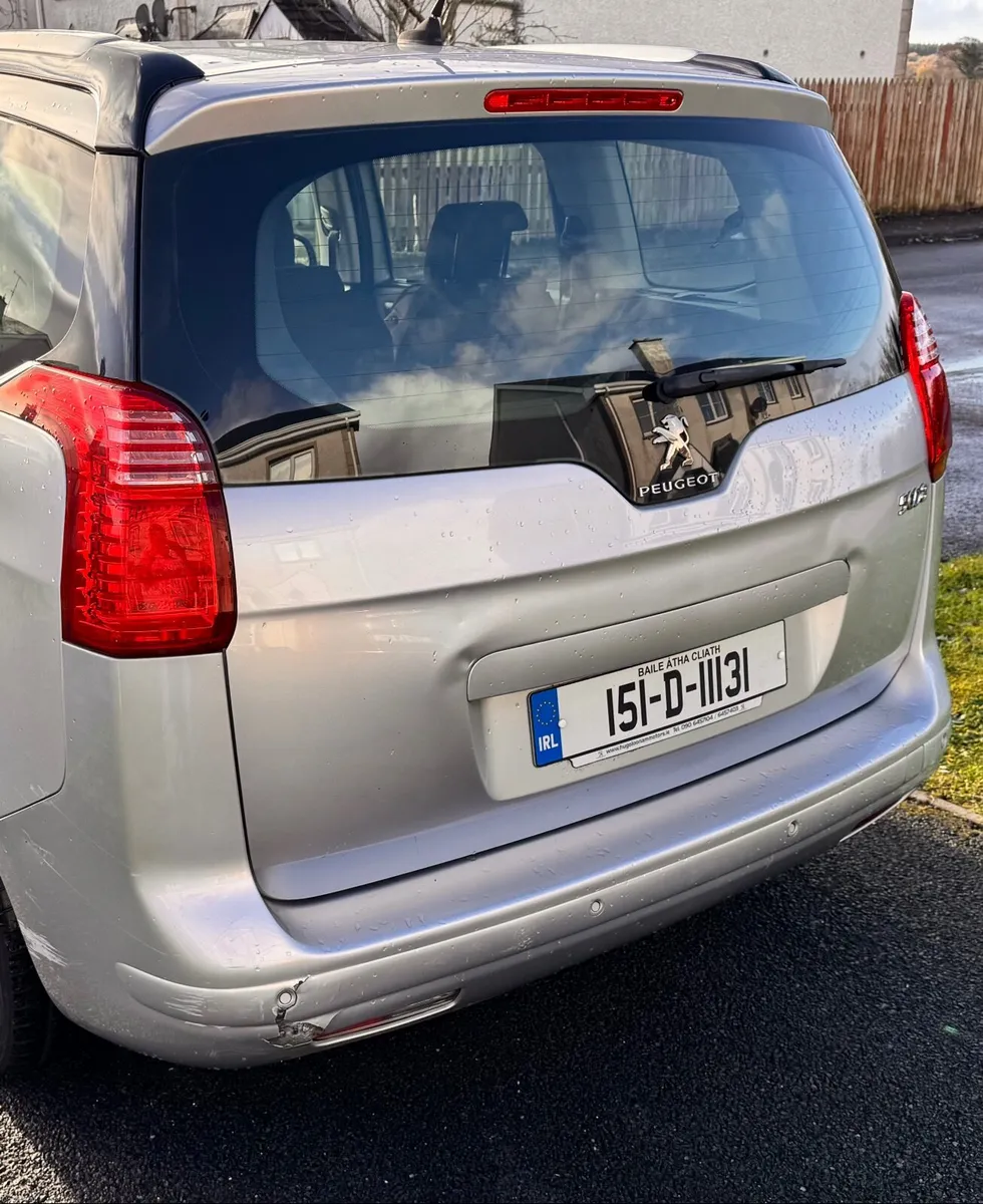 Peugeot 5008 2015 - Image 2