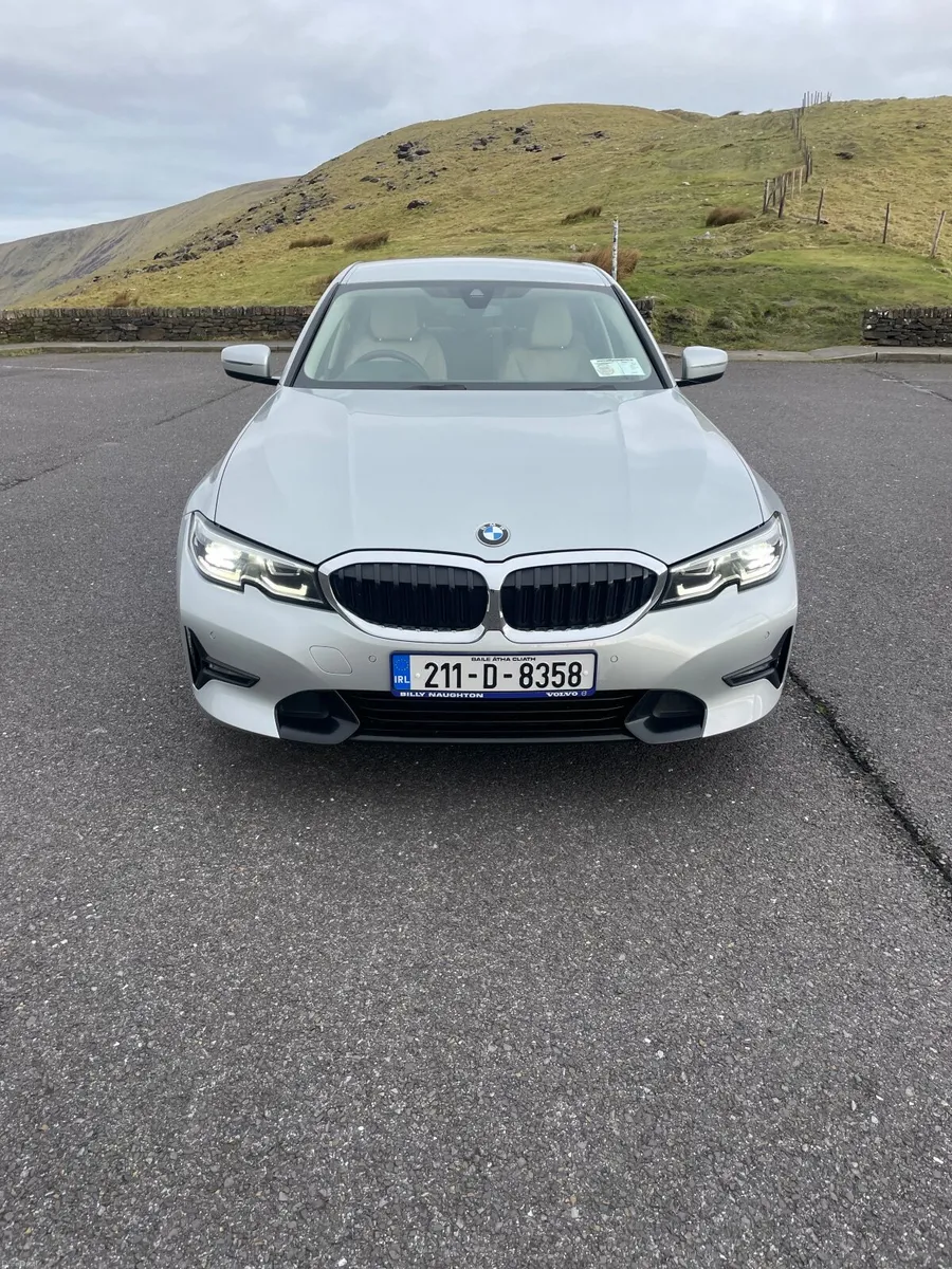 BMW 3-Series 2021 - Image 1
