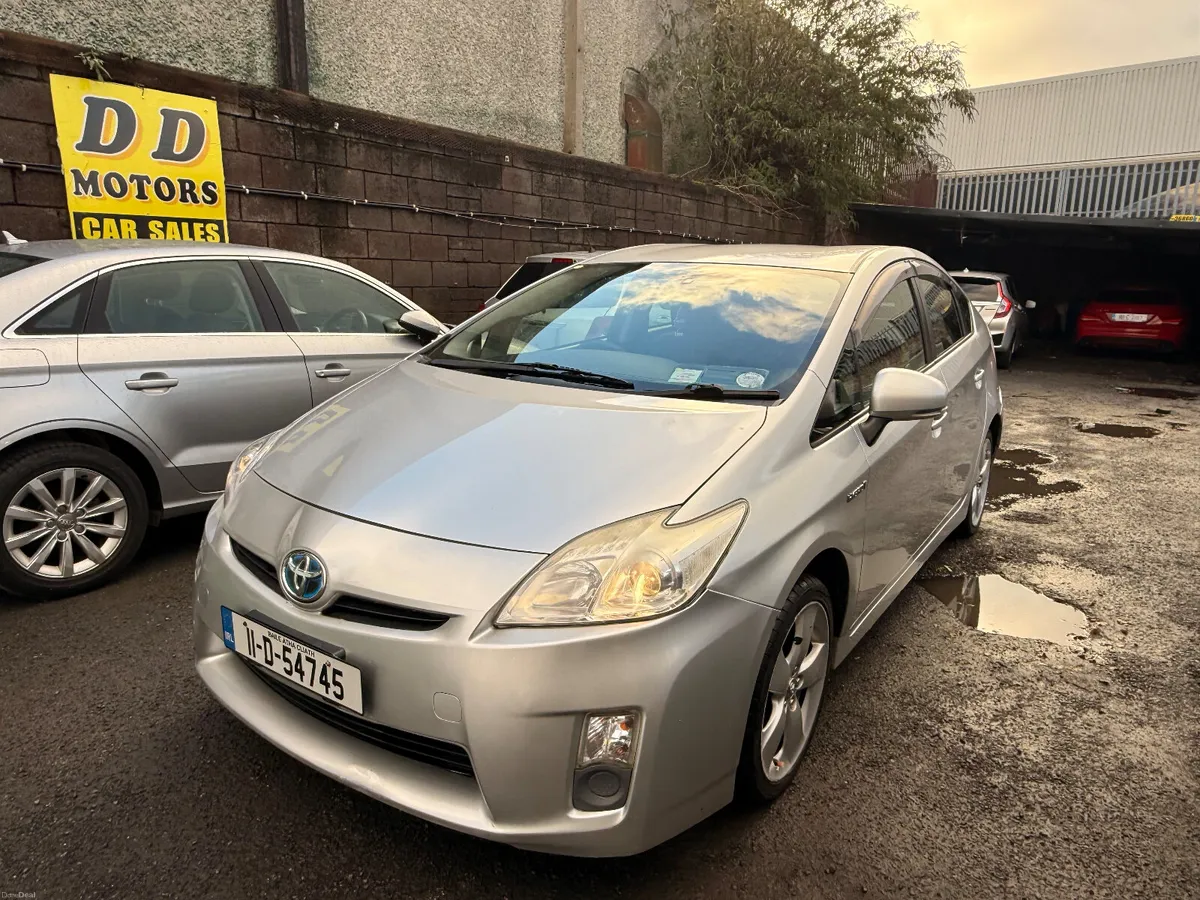 Toyota Prius 2011 comes with FRESH NCT - Image 2