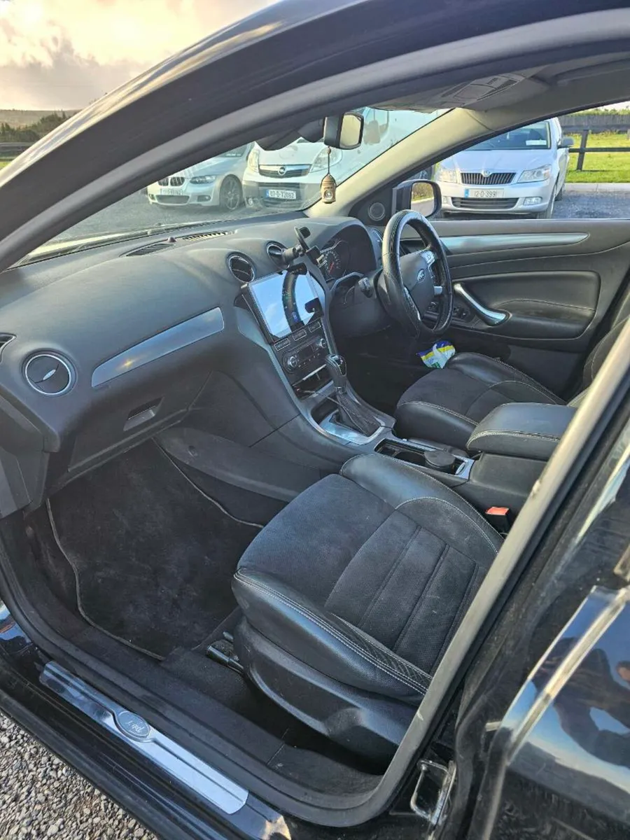 Ford mondeo Automatic - Image 4