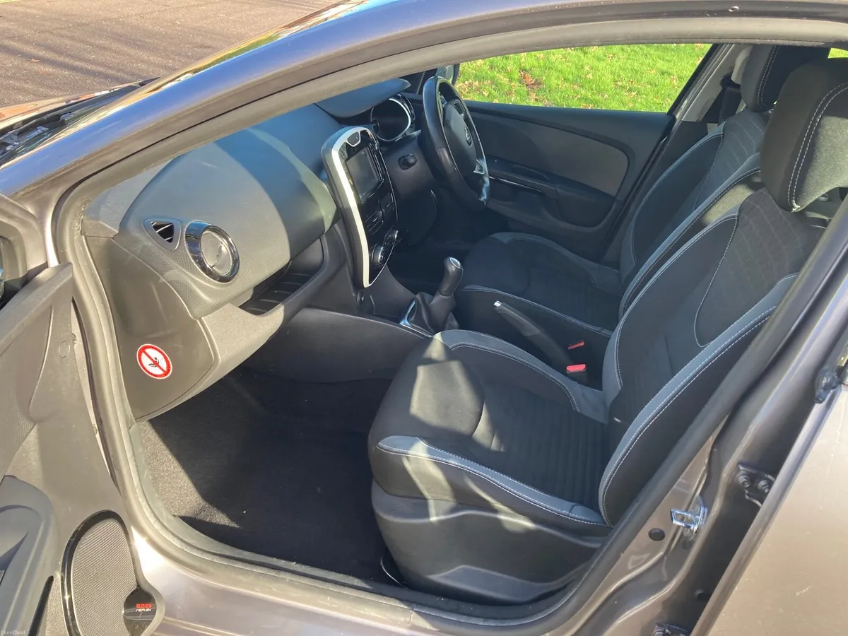 Renault Clio 2016 DYNAMIQUE NAV TCe - Image 2