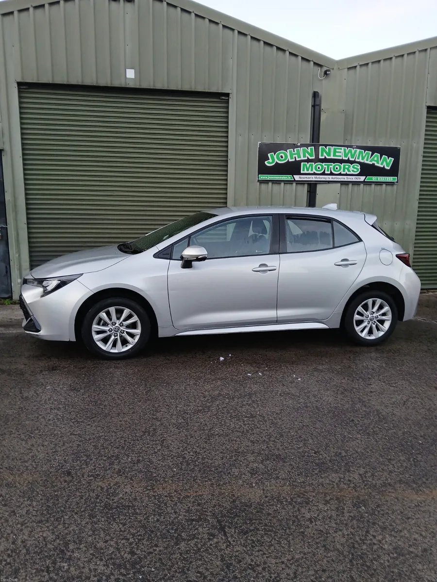 Toyota Corolla hybrid auto 2023 - Image 1